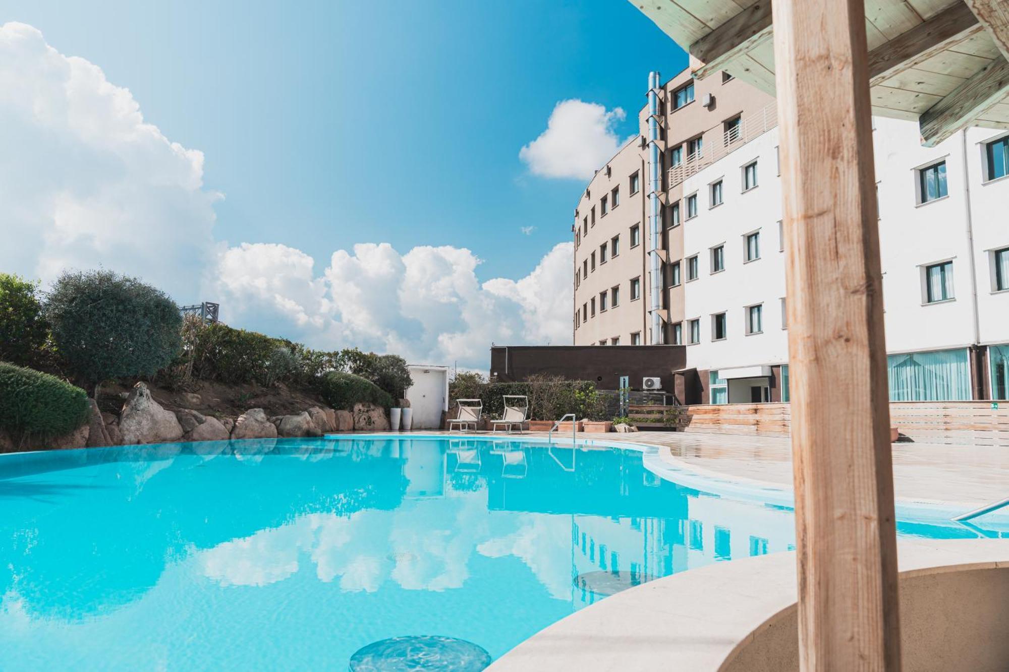 Mercure Olbia Exterior foto